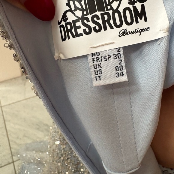 Elegant Silver Evening Dress - Picture 10 of 10